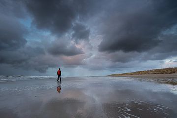 Solitaire sur la plage sur Peter Haastrecht, van
