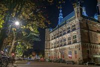 Deventer Brink de Waag bij avond