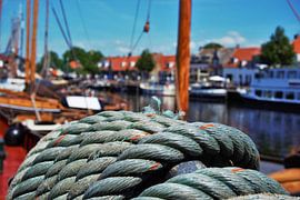 Rope in the harbour by Jeffrey Wijnen
