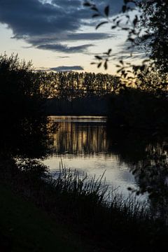 Zonsondergang met reflectie