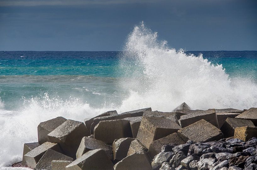Fortes vagues sur l'île canarienne de La Palma par Fartifos