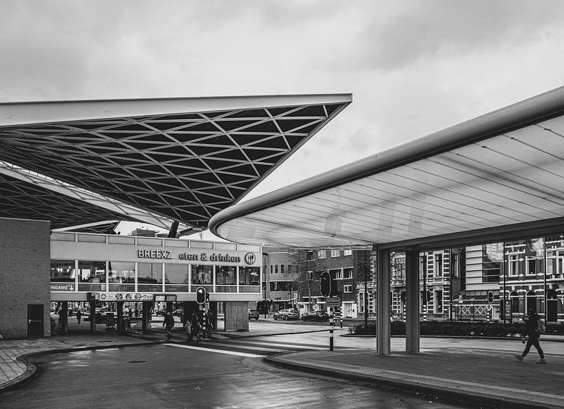 Tilburg train station by Freddie de Roeck