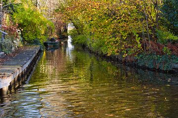 Boot im Graben von Irene Doorten