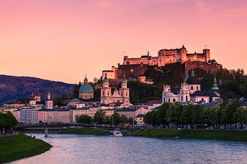 Sonnenuntergang in Salzburg von Tom Uhlenberg
