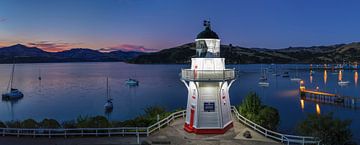 Vuurtoren in de baai van Akaroa, Nieuw-Zeeland van Markus Lange