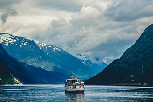 Hardangerfjord, Odda, Noorwegen van Lars van 't Hoog