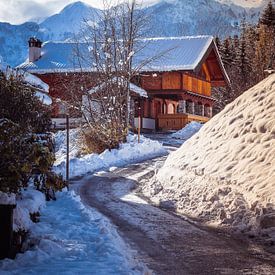 Oostenrijks houten huis in wintersportgebied van Mariette Alders
