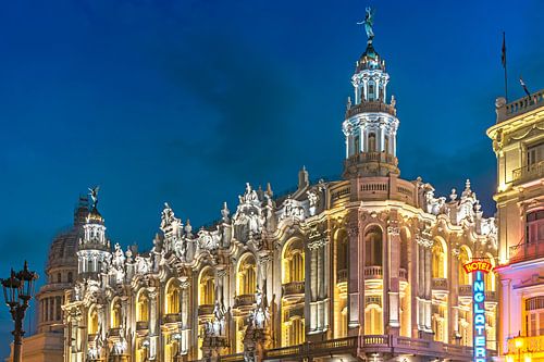 Gran Teatro de La Habana in the evening