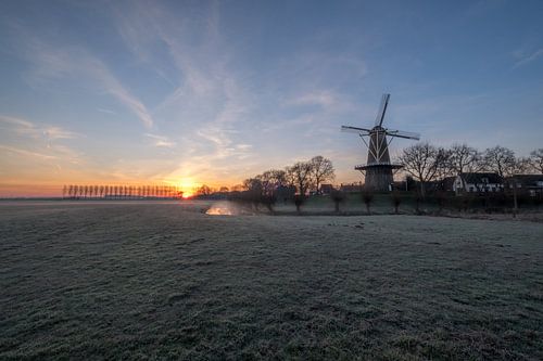 Molen tijdens zonsopkomst
