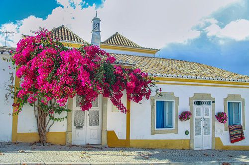 Prachtige straat in Tavira, Portugal