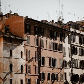 Terra cotta coloured Roman street scene by Isis Sturtewagen