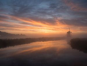Achteckige Mühle in Groot-Ammers kurz nach Sonnenaufgang