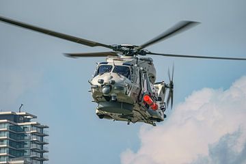 NH-90 helikopter bij Wereldhavendagen 2023. van Jaap van den Berg