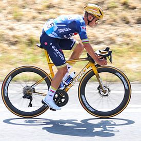 Gold Remco Evenepoel road bike by FreddyFinn