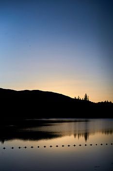 Coucher de soleil, lac artificiel de Pitlochry, Écosse