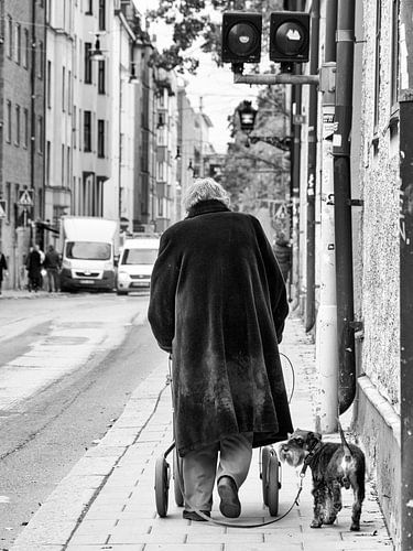 The old woman with her dog