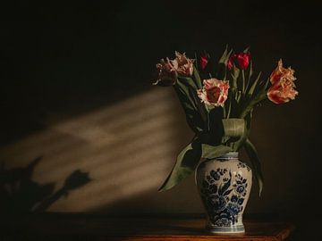Tulpen in Delfts Blauw van Gonnie van Roij