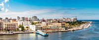 Panoramisch uitzicht op de haven van Havana en Malecon Cuba van Dieter Walther thumbnail
