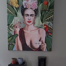 Customer photo: Frida con amigos by Nettsch ., on canvas