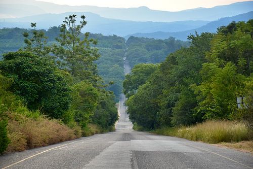 Longue route près de Hazyview en Afrique du Sud