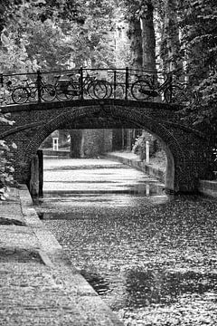 Regen op de Nieuwegracht in Utrecht. van André Blom Fotografie Utrecht