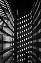 Zwart-wit abstractie van een kantoorgebouw van Andreas Gronwald thumbnail