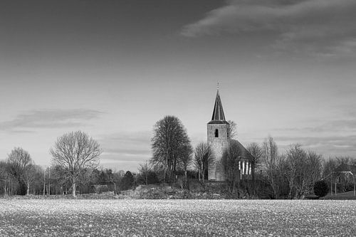 Het kerkje van Eenum in Zwart Wit