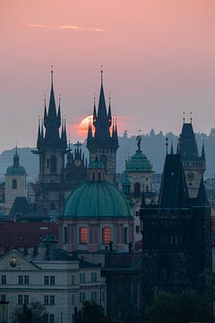 Praag - Zonsopgang boven de Oude Stad van t.ART