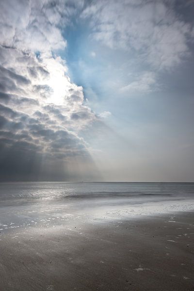 Dunkle Wolken von Marian van der Kallen Fotografie