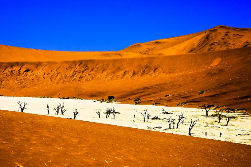 Sossusvlei dessert Namibia by Peter Relyveld