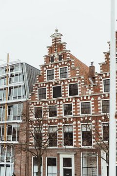 Grachtenhaus im Amsterdamer Renaissance-Stil | Fine Art Photo Print | Niederlande, Europa von Sanne Dost