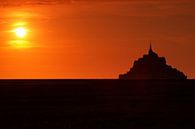 Le Mont-Saint Michel silhouet bij zonsondergang van Frank Herrmann thumbnail