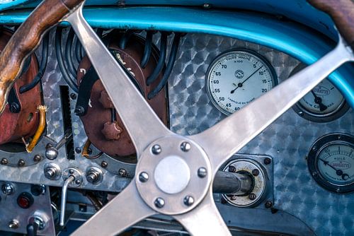 Bugatti Type 45 dashboard