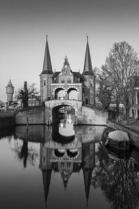Sneek's Waterpoort et le château d'eau en noir et blanc