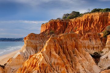 Praia de Falesia, Algarve, Portugal van Adelheid Smitt
