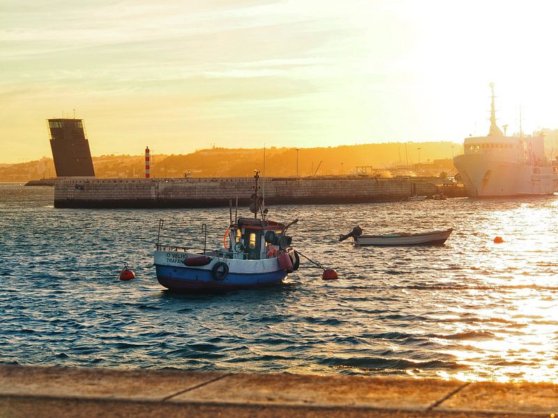 Lisbon by Hello Pompoyo