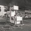 Verlaten benzinestation aan de snelweg richting Duitsland van Humphry Jacobs