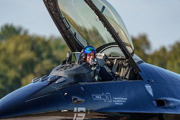 F-16 Demo-Pilot  von Jaap van den Berg