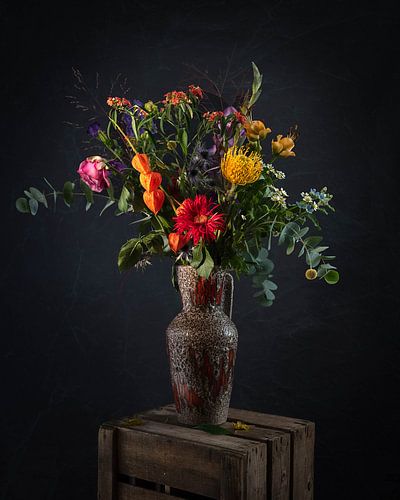 Decoratieve bloemen vaas stilleven