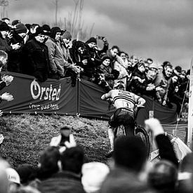 Vestingcross Hulst Mathieu van der Poel sur Herbert Huizer