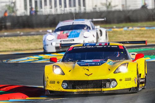 Corvette and Porsche during the 24 hours of Le Mans