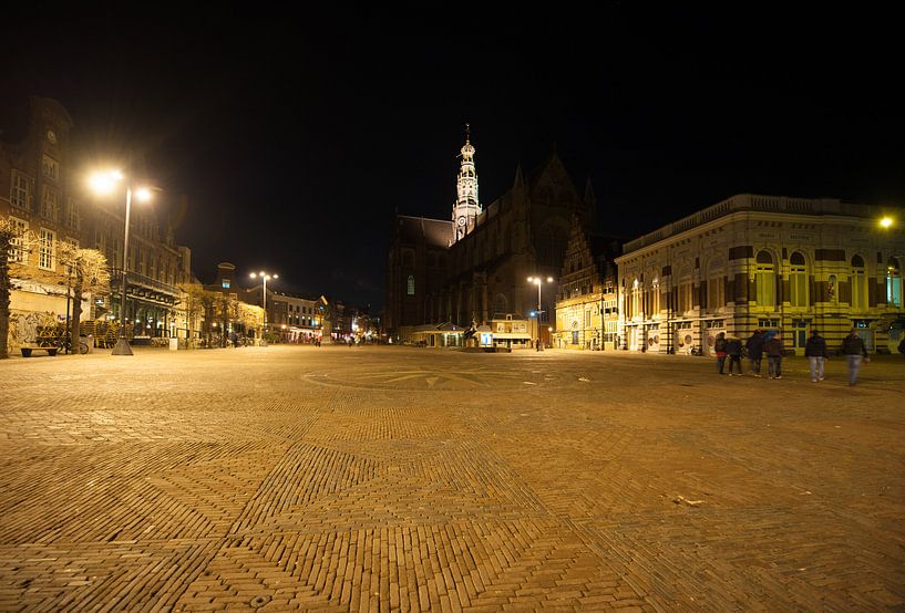 Haarlem bij nacht de Grote Markt van Brian Morgan