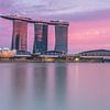 Coucher de soleil sur la baie Marina à Singapour sur Ilya Korzelius
