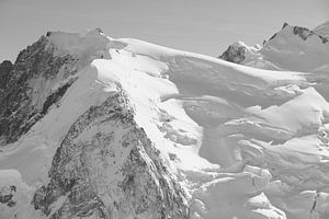 Mont-Blanc-Landschaft in Schwarz-Weiß
