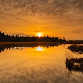 Sonnenuntergang ven in Drenthe von Yvon van der Laan