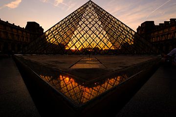 Louvre museum by Lisa Dumon