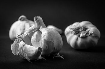 Macro van knoflook in zwart en wit