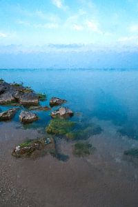 Blauwe zee met stenen van Digitale Schilderijen