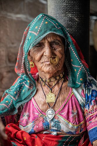 Indiase vrouw in traditionele klederdracht