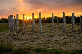 Sonnenuntergang über dem Grabhügel von P-Focused
